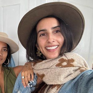 Meet your Posher, Maya